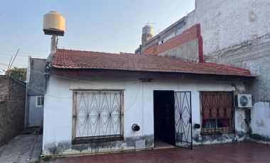 CASA VENTA R.CASTILLO 4 AMB PATIO/COCHERA/QUINCHO