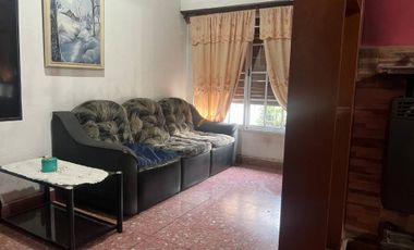 CASA VENTA R.CASTILLO 4 AMB PATIO/COCHERA/QUINCHO