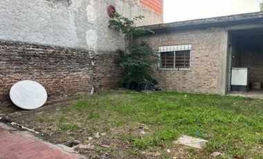 CASA VENTA R.CASTILLO 4 AMB PATIO/COCHERA/QUINCHO