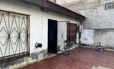 CASA VENTA R.CASTILLO 4 AMB PATIO/COCHERA/QUINCHO