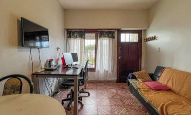 VENTA Casa en bloque 3 ambientes Quincho Las lilas
