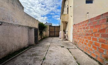 VENTA Casa en bloque 3 ambientes Quincho Las lilas