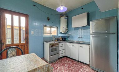 VENTA Casa en bloque 3 ambientes Quincho Las lilas