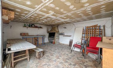 VENTA Casa en bloque 3 ambientes Quincho Las lilas