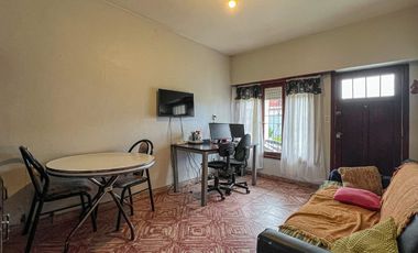 VENTA Casa en bloque 3 ambientes Quincho Las lilas