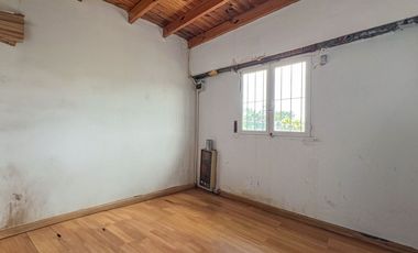 VENTA Casa en bloque 3 ambientes Quincho Las lilas