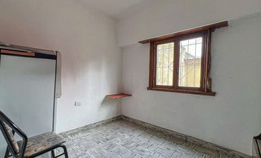 VENTA Casa en bloque 3 ambientes Quincho Las lilas