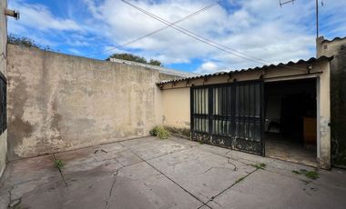 VENTA Casa en bloque 3 ambientes Quincho Las lilas