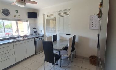 Casa en Arriendo en Santa Elena Colina