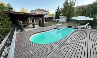 Casa en Arriendo en Santa Elena Colina