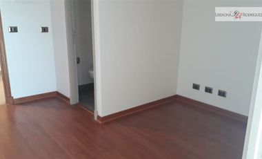 Oficina en Arriendo en Oficina frete a Hospital Gustavo Fricke