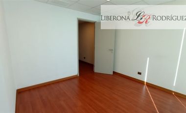 Oficina en Arriendo en Oficina frete a Hospital Gustavo Fricke