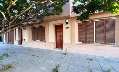 CASA 5 AMB CON QUINCHO PILETA Y GARAGE 25 DE MAYO