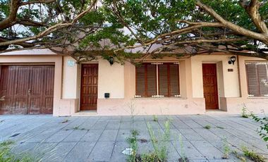 CASA 5 AMB CON QUINCHO PILETA Y GARAGE 25 DE MAYO