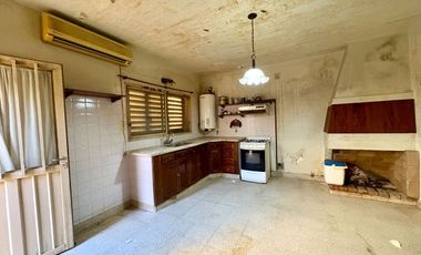 CASA 5 AMB CON QUINCHO PILETA Y GARAGE 25 DE MAYO
