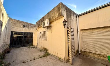 CASA 5 AMB CON QUINCHO PILETA Y GARAGE 25 DE MAYO