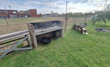 CASA CON PARQUE Y PILETA FINCAS DE IBARLUCEA