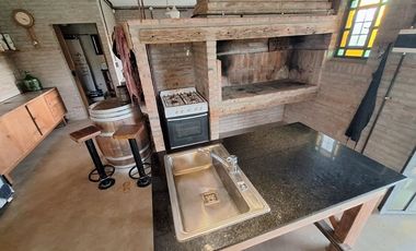 CASA CON PARQUE Y PILETA FINCAS DE IBARLUCEA