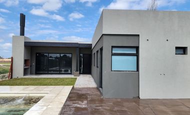 CASA TRES DORMITORIOS  IBARLUCEA APTO CREDITO