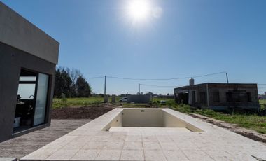 CASA TRES DORMITORIOS  IBARLUCEA APTO CREDITO