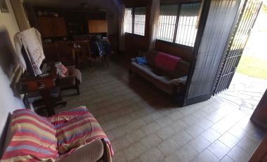 VENTA CASA 3 AMBIENTES VILLA MADERO GARAGE PARQUE