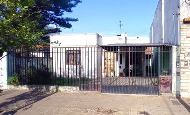 VENTA CASA 3 AMBIENTES VILLA MADERO GARAGE PARQUE