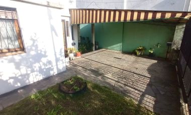 VENTA CASA 3 AMBIENTES VILLA MADERO GARAGE PARQUE