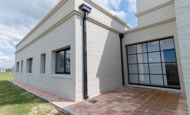 Casa A ESTRENAR de 3 dorm en Country La Reserva