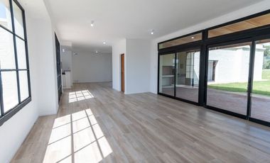 Casa A ESTRENAR de 3 dorm en Country La Reserva