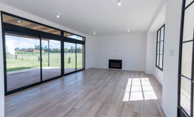 Casa A ESTRENAR de 3 dorm en Country La Reserva