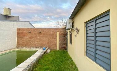 CASA EN BARRIO LOS CIPRECES