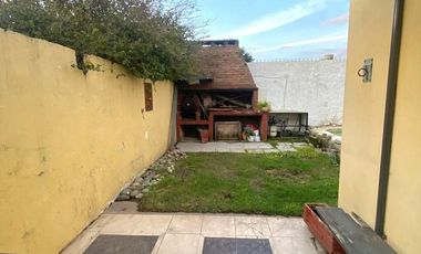 CASA EN BARRIO LOS CIPRECES