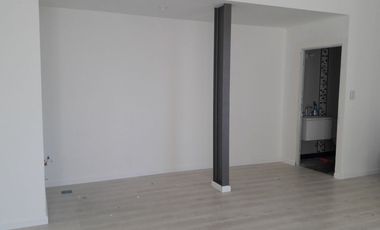 Local comercial a metros de avenida freyre