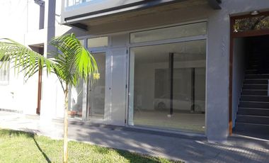 Local comercial a metros de avenida freyre