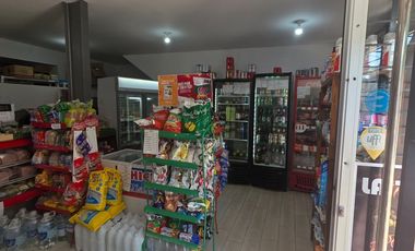 Local comercial a metros de avenida freyre