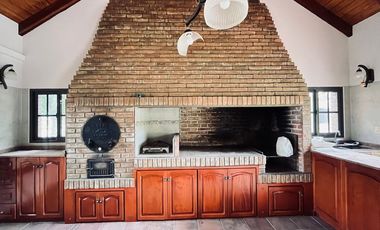 CASA EN VENTA A POCOS MINUTOS DE SANTA FE