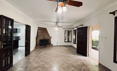 CASA EN VENTA A POCOS MINUTOS DE SANTA FE