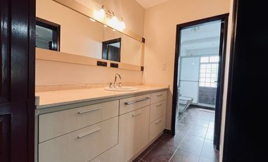 CASA EN VENTA A POCOS MINUTOS DE SANTA FE