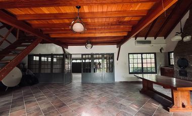 CASA EN VENTA A POCOS MINUTOS DE SANTA FE