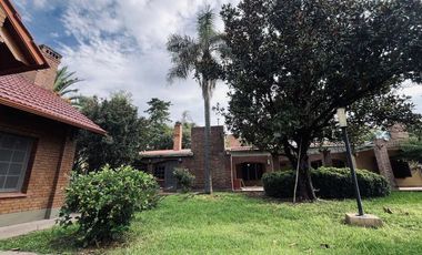 CASA EN VENTA A POCOS MINUTOS DE SANTA FE