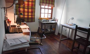 Casa con patio y  pileta en el centro