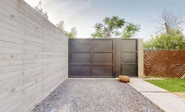 CASA EN VENTA EN GONNET