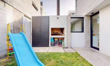 CASA EN VENTA EN GONNET