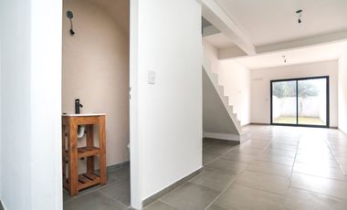 DUPLEX EN VENTA PLATANOS