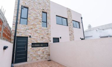 DUPLEX EN VENTA PLATANOS