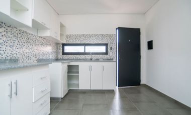 DUPLEX EN VENTA PLATANOS