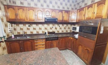 VENTA CASA 3 AMB PILETA COCHERA  DEPOSITO SARANDI