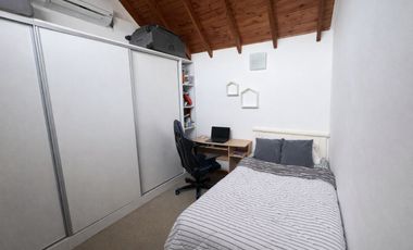 VENTA CASA 4 AMB CON COCHERA Y QUINCHO BERAZATEGUI