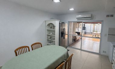 VENTA CASA 4 AMB CON COCHERA Y QUINCHO BERAZATEGUI
