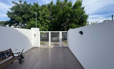 VENTA CASA 4 AMB CON COCHERA Y QUINCHO BERAZATEGUI